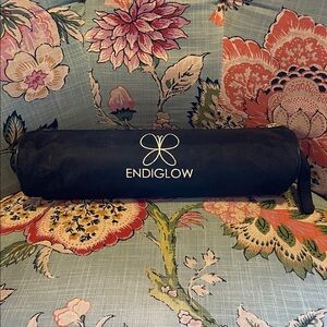 Endiglow Black/white Silicone Cupping Set.